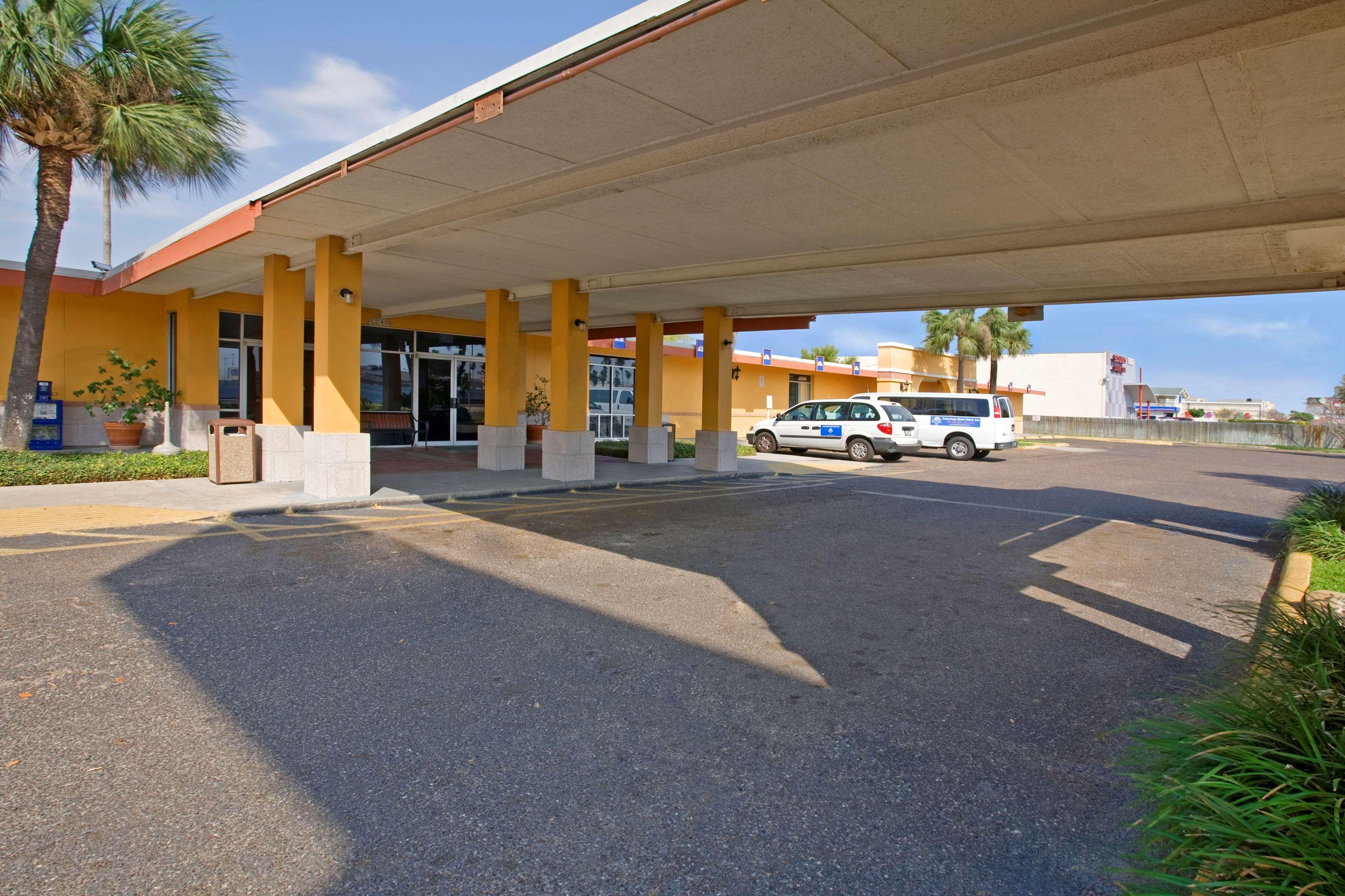 Americas Best Value Inn Laredo Exterior foto