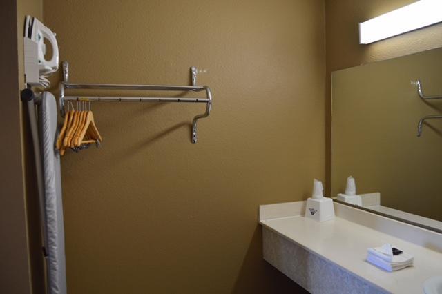 Americas Best Value Inn Laredo Exterior foto