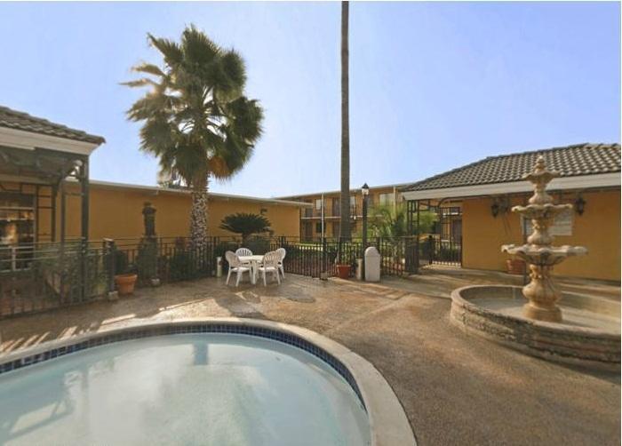 Americas Best Value Inn Laredo Exterior foto